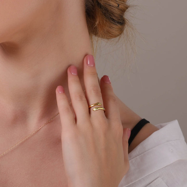 Hug Ring - Solid Gold